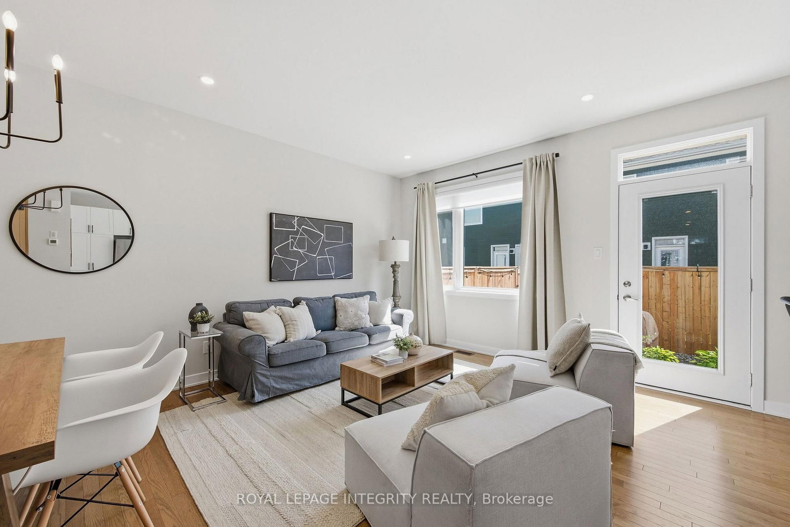 2005 Postilion Street • Richmond, ON photo 4