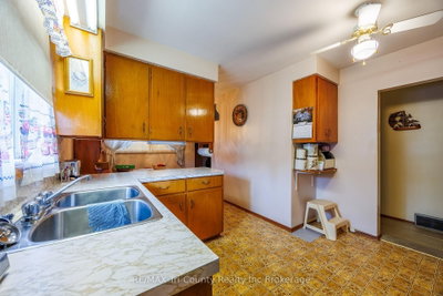 1393 Thorman Drive • Cambridge, ON photo 6