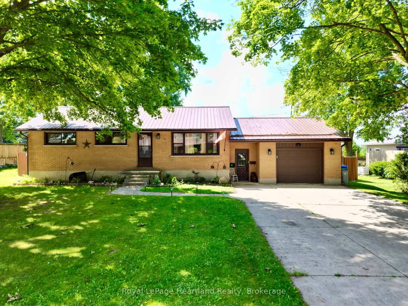 23 York Crescent