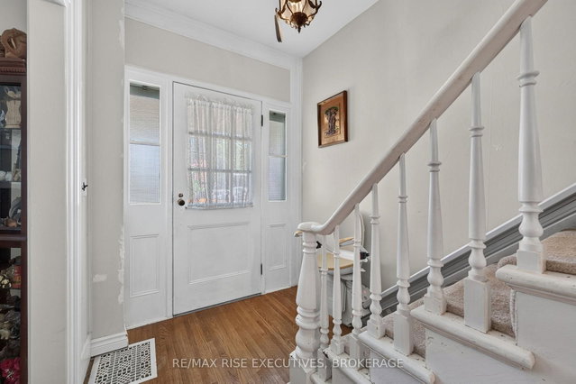 186 Bridge Street W