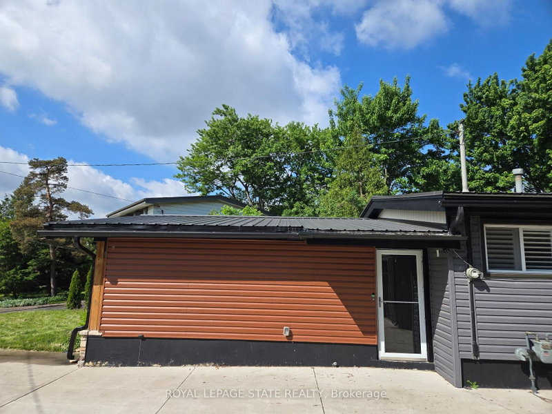 17 Carmen Avenue