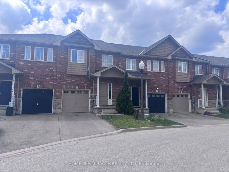 home for lease on 7-45 Seabreeze Crescent