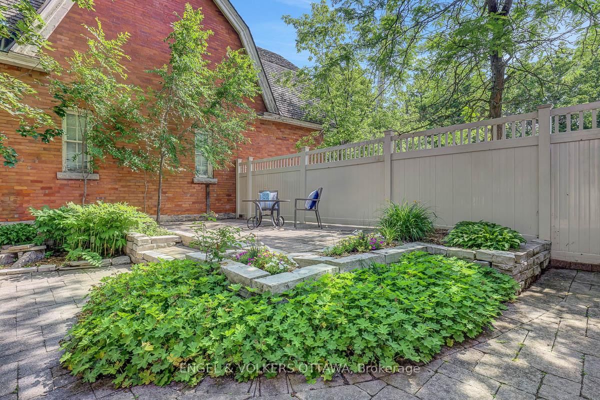 50 Charles Street • Ottawa, ON photo 36