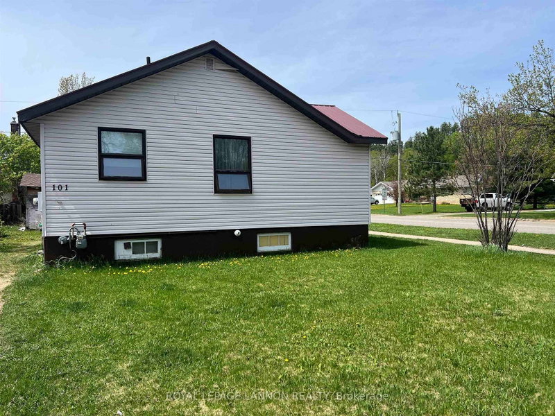 101 Pine Crescent