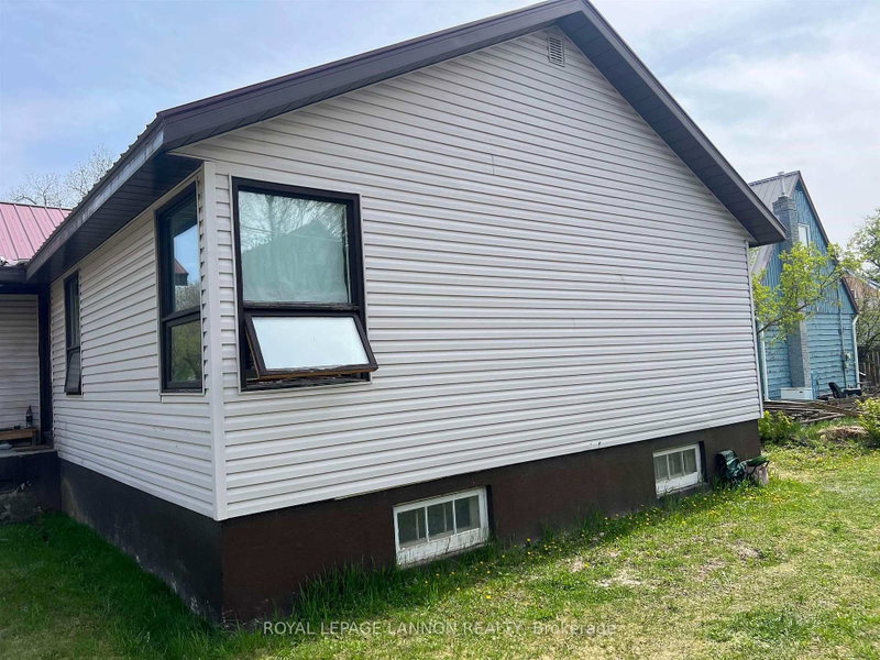 101 Pine Crescent