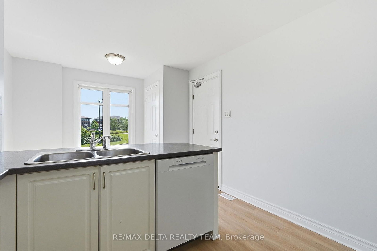 2333 Esprit Drive • #121 • Ottawa, ON photo 5