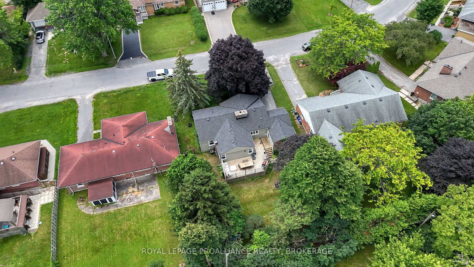 27 Elizabeth Avenue • Kingston, ON photo 36