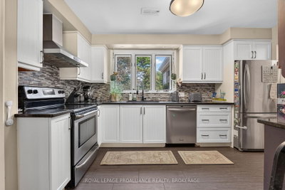 27 Elizabeth Avenue • Kingston, ON photo 9