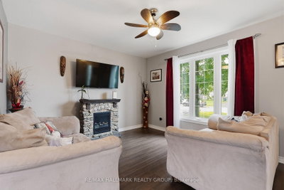 462 DENIS Street — more photos