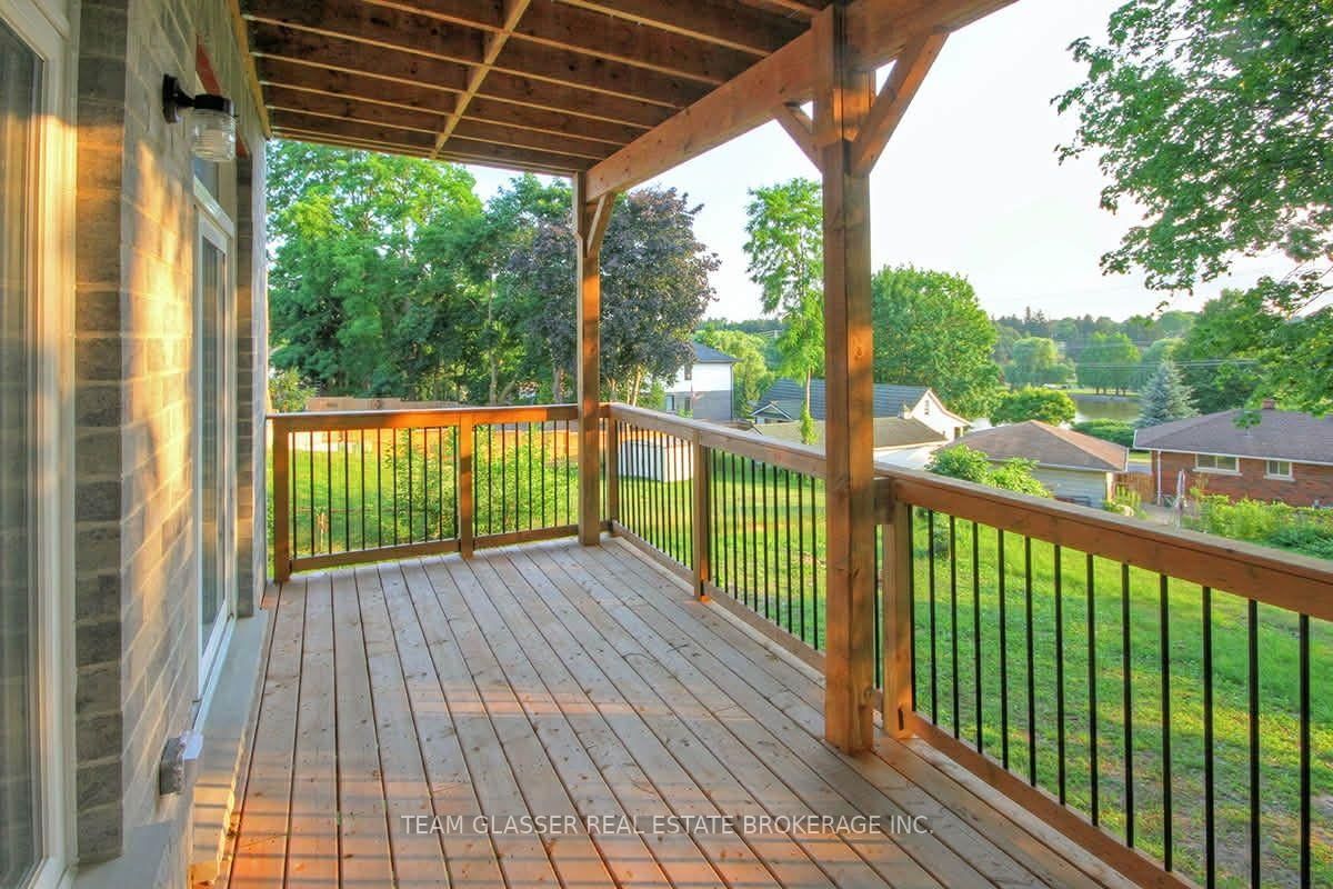 132 DOVER Street • Woodstock, ON photo 9