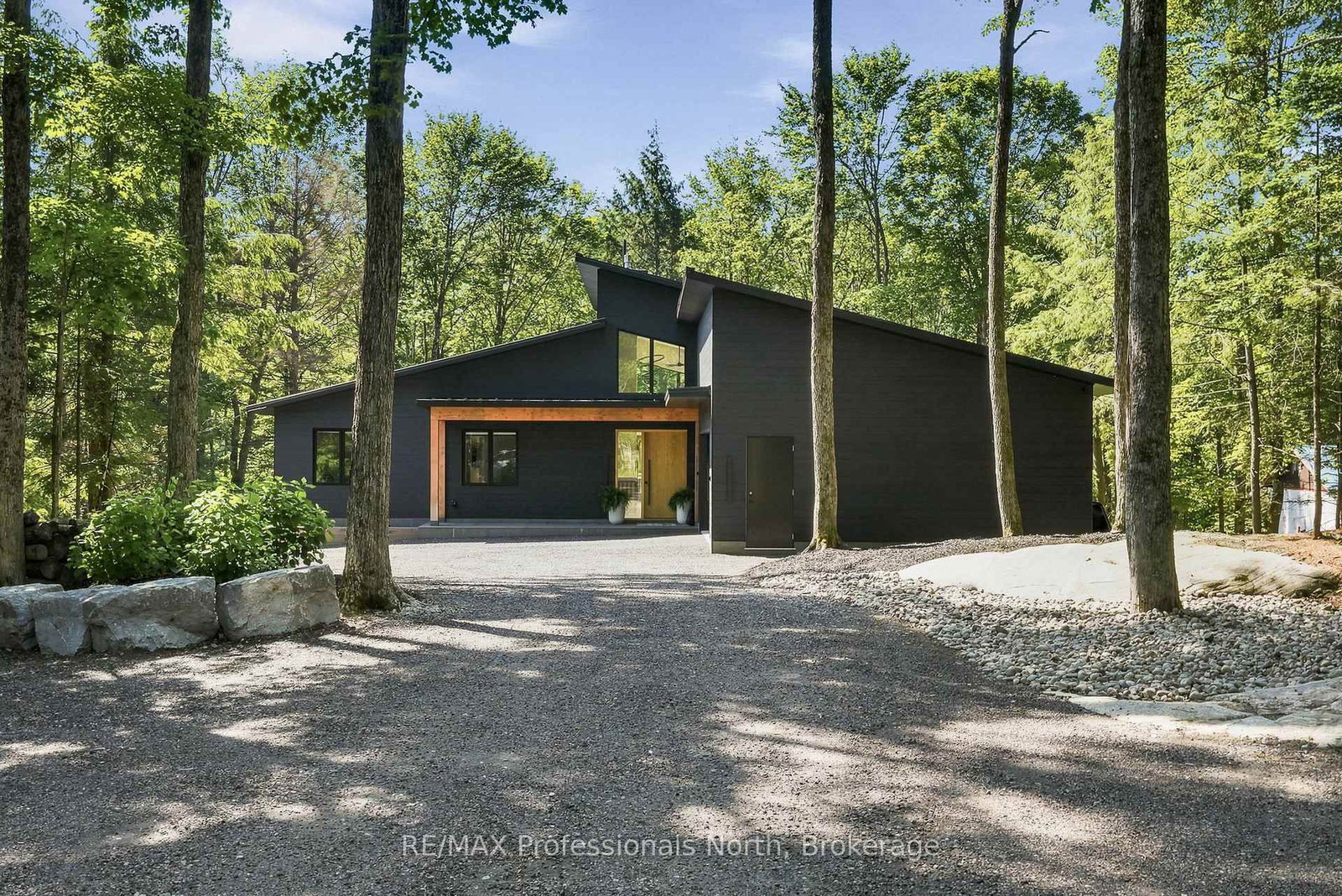 1192 High Falls Road • Bracebridge, ON photo 1