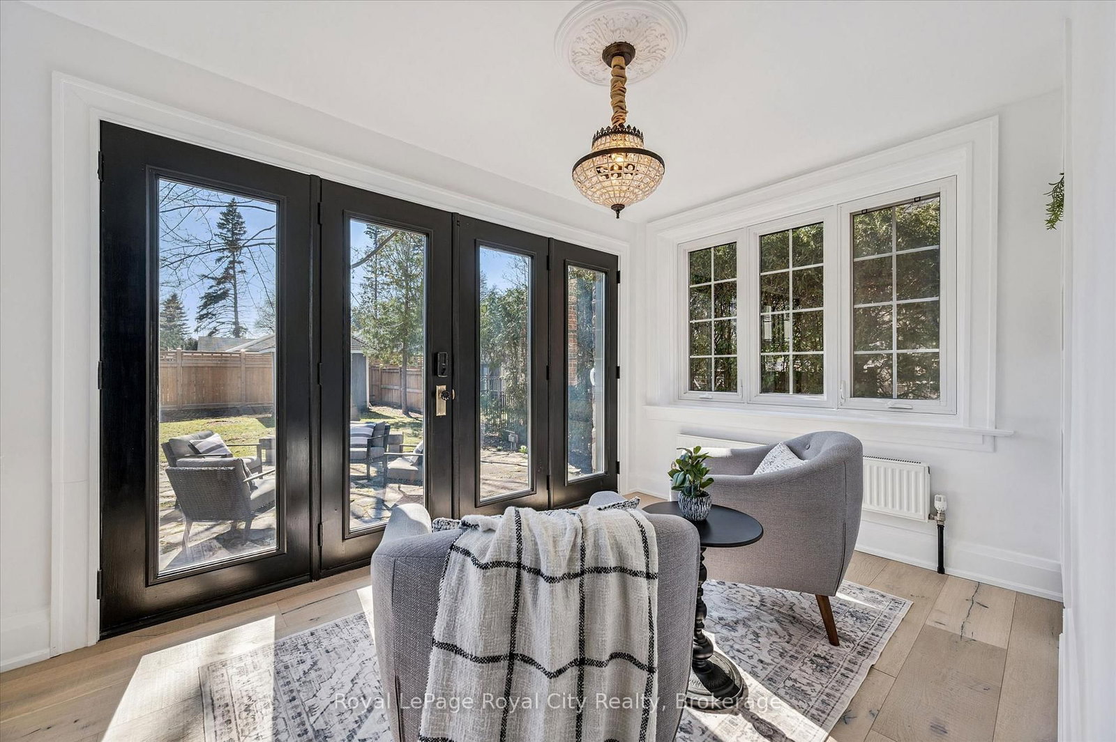 87 W University Avenue • Guelph, ON photo 11