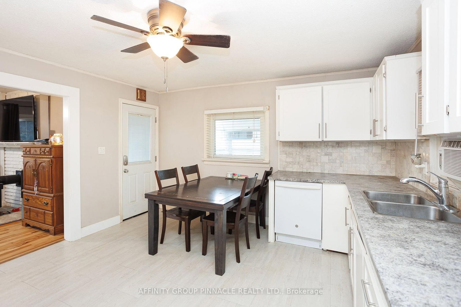 35 Clifton Street • Kawartha Lakes, ON photo 11
