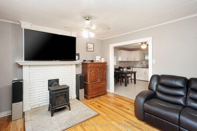35 Clifton Street • Kawartha Lakes, ON photo 8