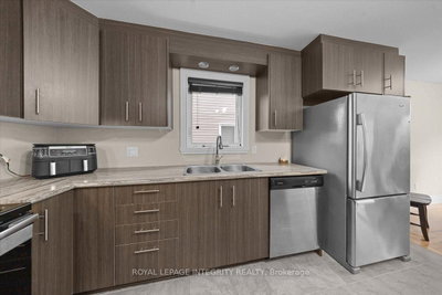 2345 Marble Crescent — more photos
