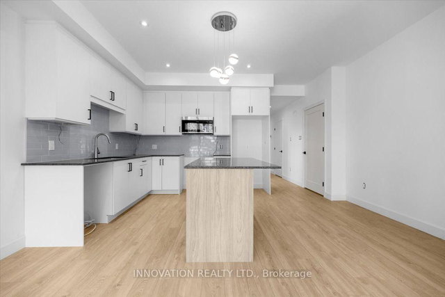 486-2 Wentworth Avenue