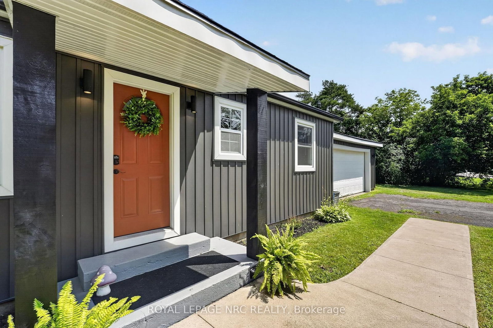 2944 Portage Trail • Fort Erie, ON photo 4