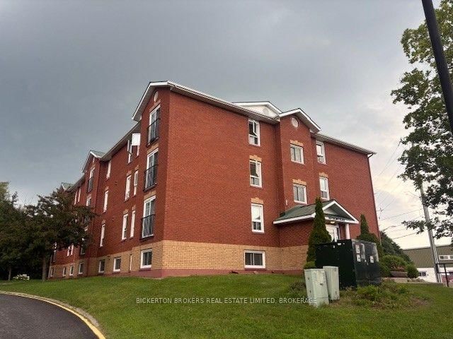 301 - 550 Talbot Place