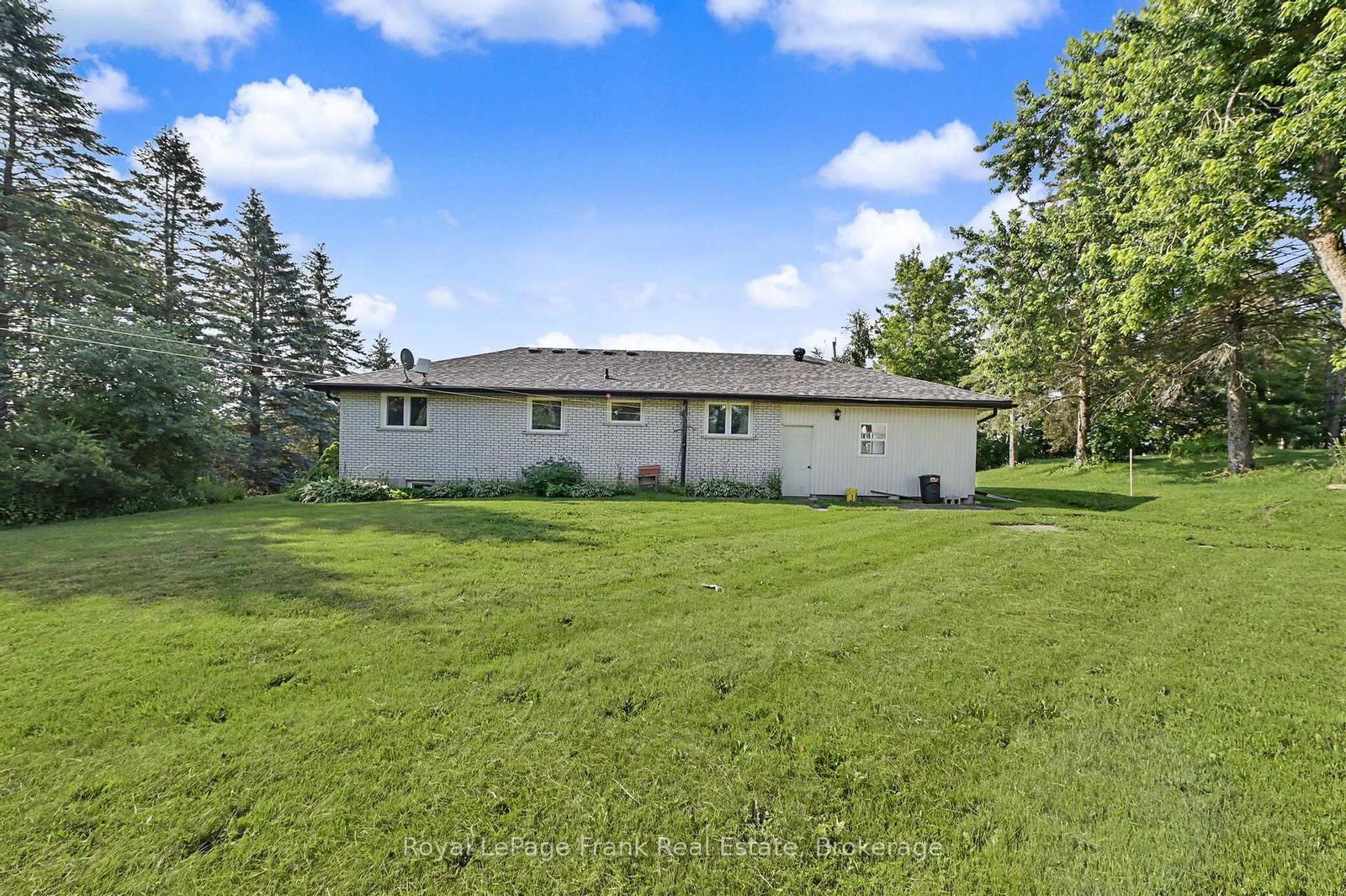1834 7th Line • Selwyn, ON photo 9