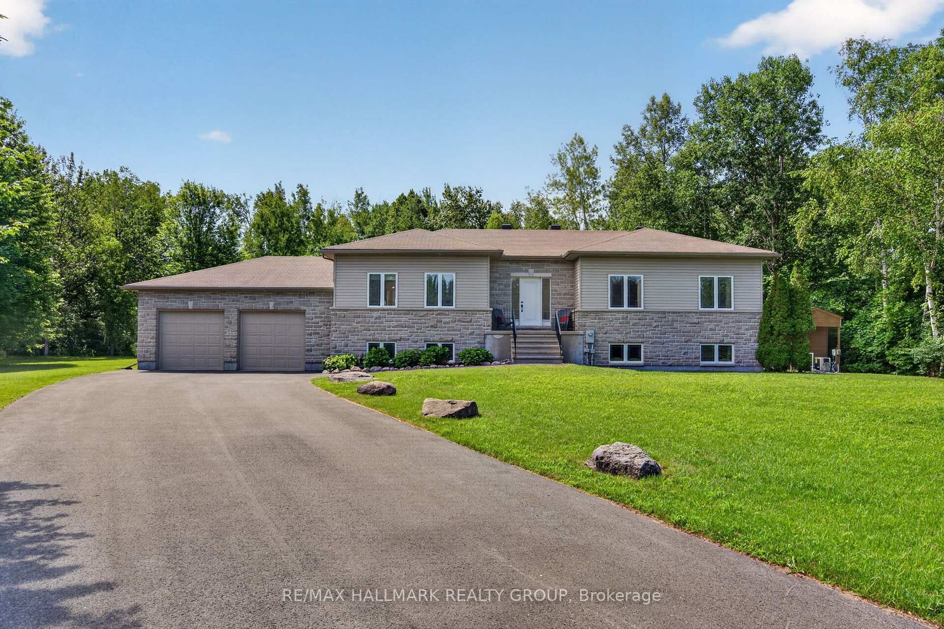 168 Wilbert Cox Drive, Carp, ON