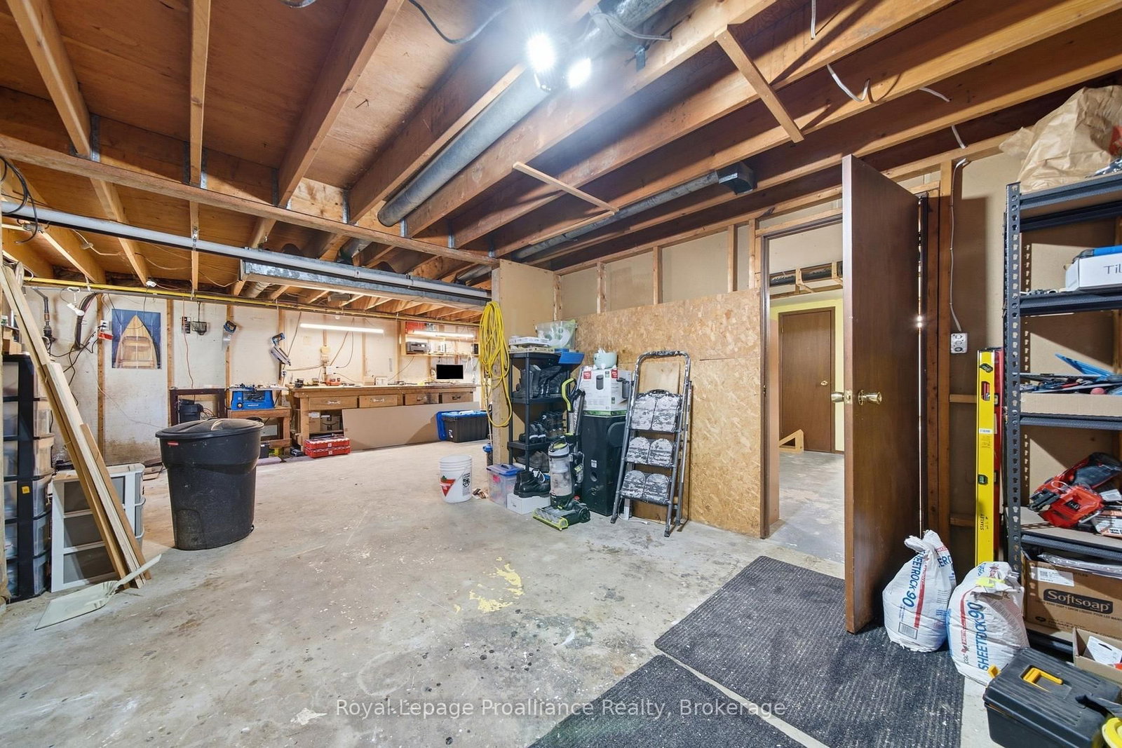 41 WALTER Avenue • Quinte West, ON photo 32