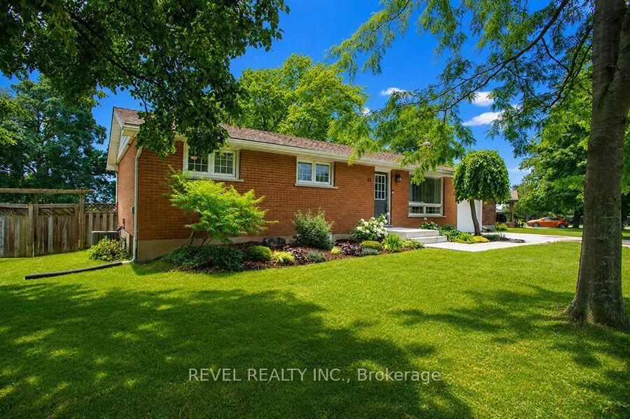 41 Pinehill Drive • Brantford, ON photo 3