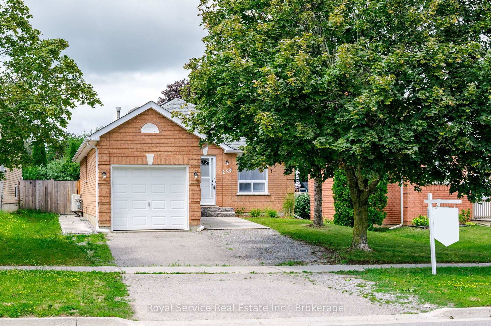 228 Towerhill Road • Peterborough, ON photo 3