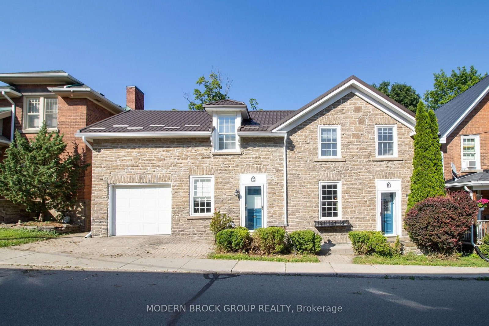 17/19 Ormond Street • Brockville, ON photo 1
