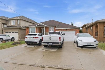 916 Stone Church Road E — photo 2