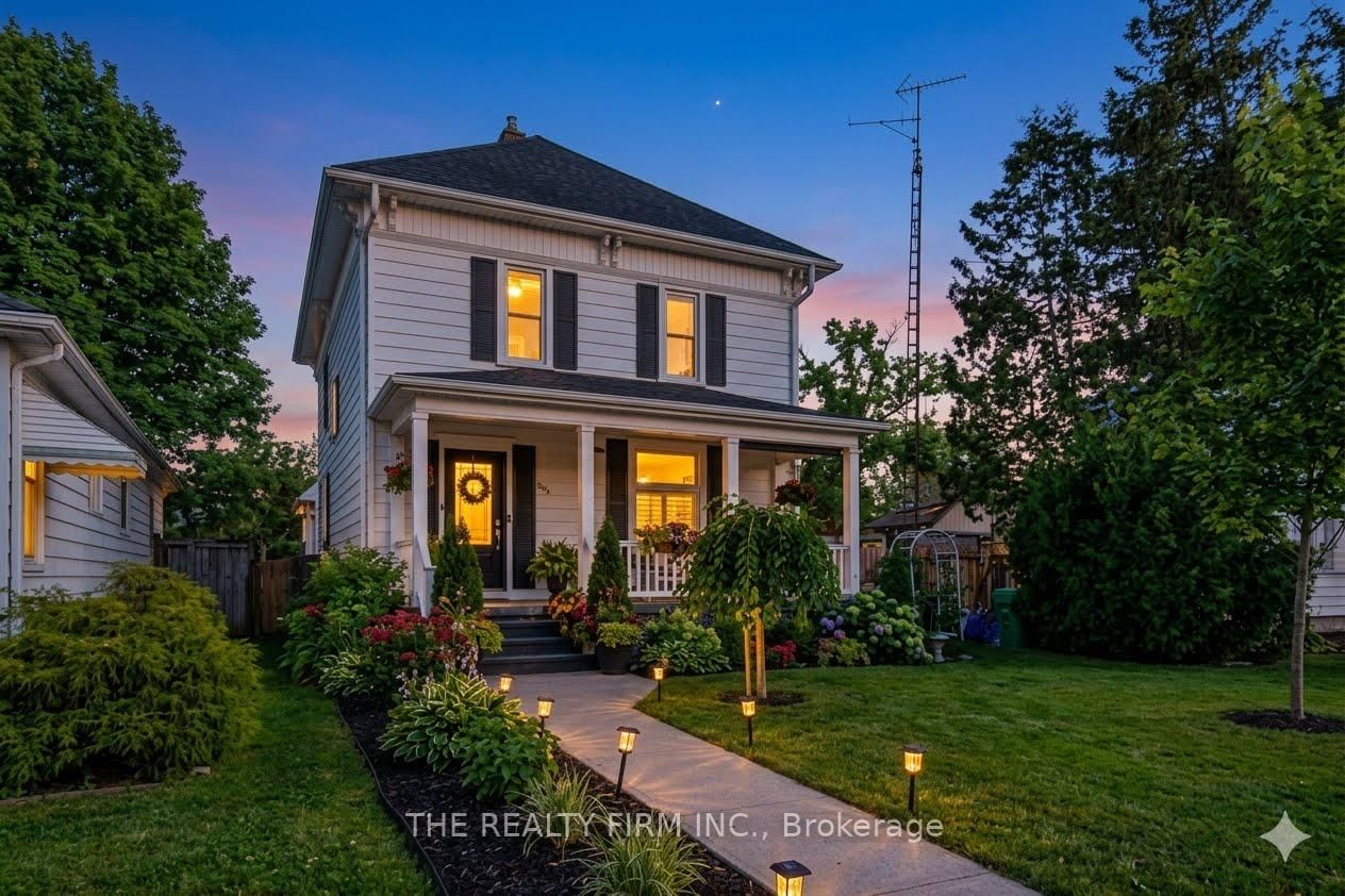 422 Greenfield Street • Petrolia, ON photo 1