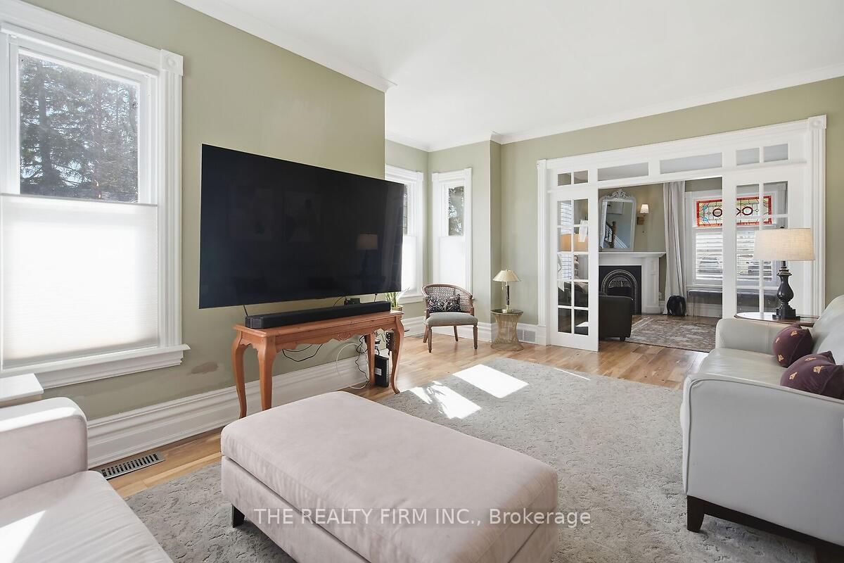 422 Greenfield Street • Petrolia, ON photo 11