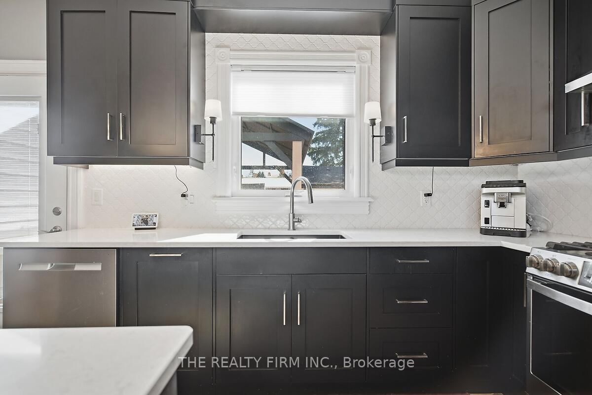422 Greenfield Street • Petrolia, ON photo 17