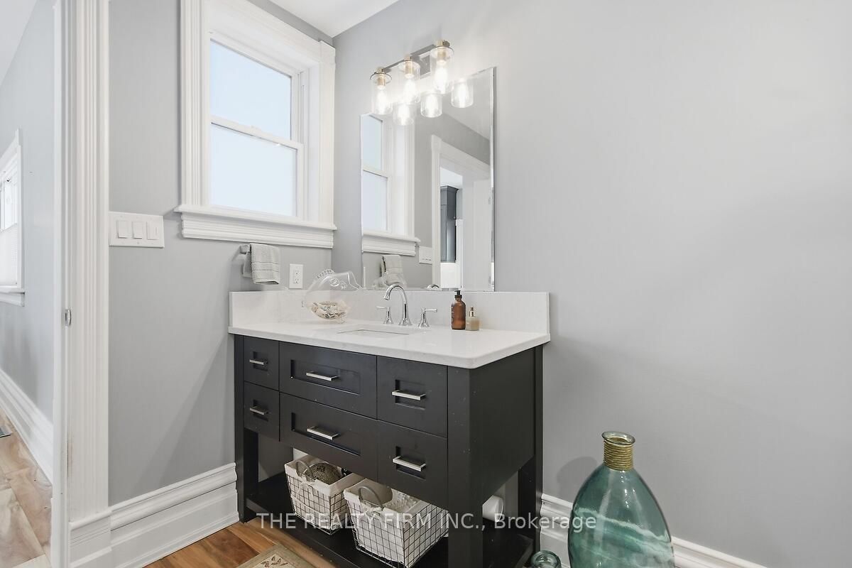 422 Greenfield Street • Petrolia, ON photo 21