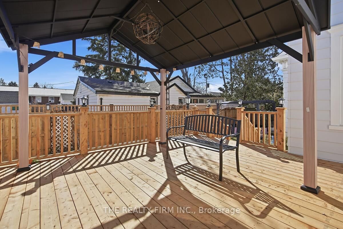 422 Greenfield Street • Petrolia, ON photo 35
