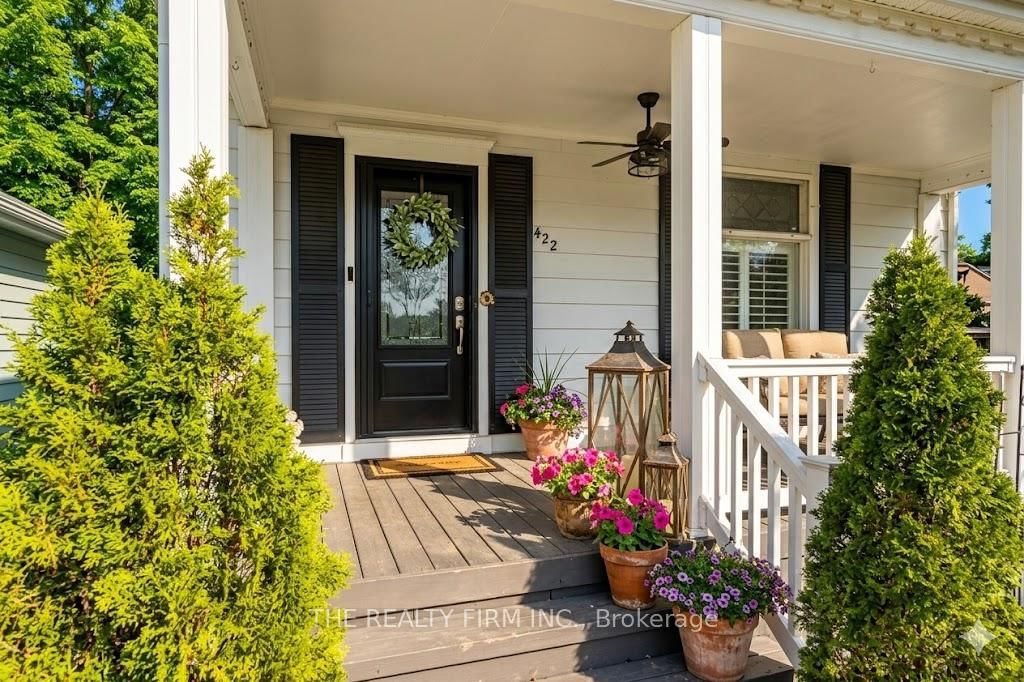 422 Greenfield Street • Petrolia, ON photo 4
