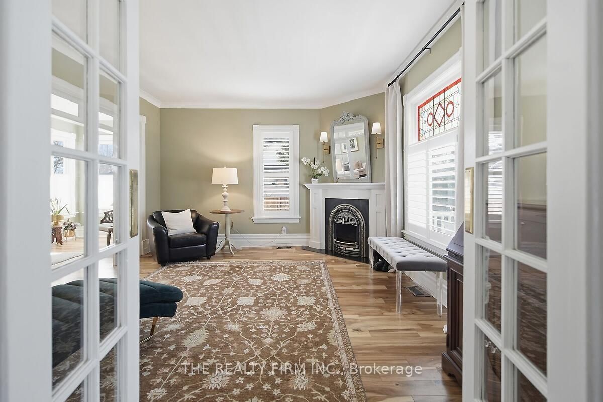 422 Greenfield Street • Petrolia, ON photo 6