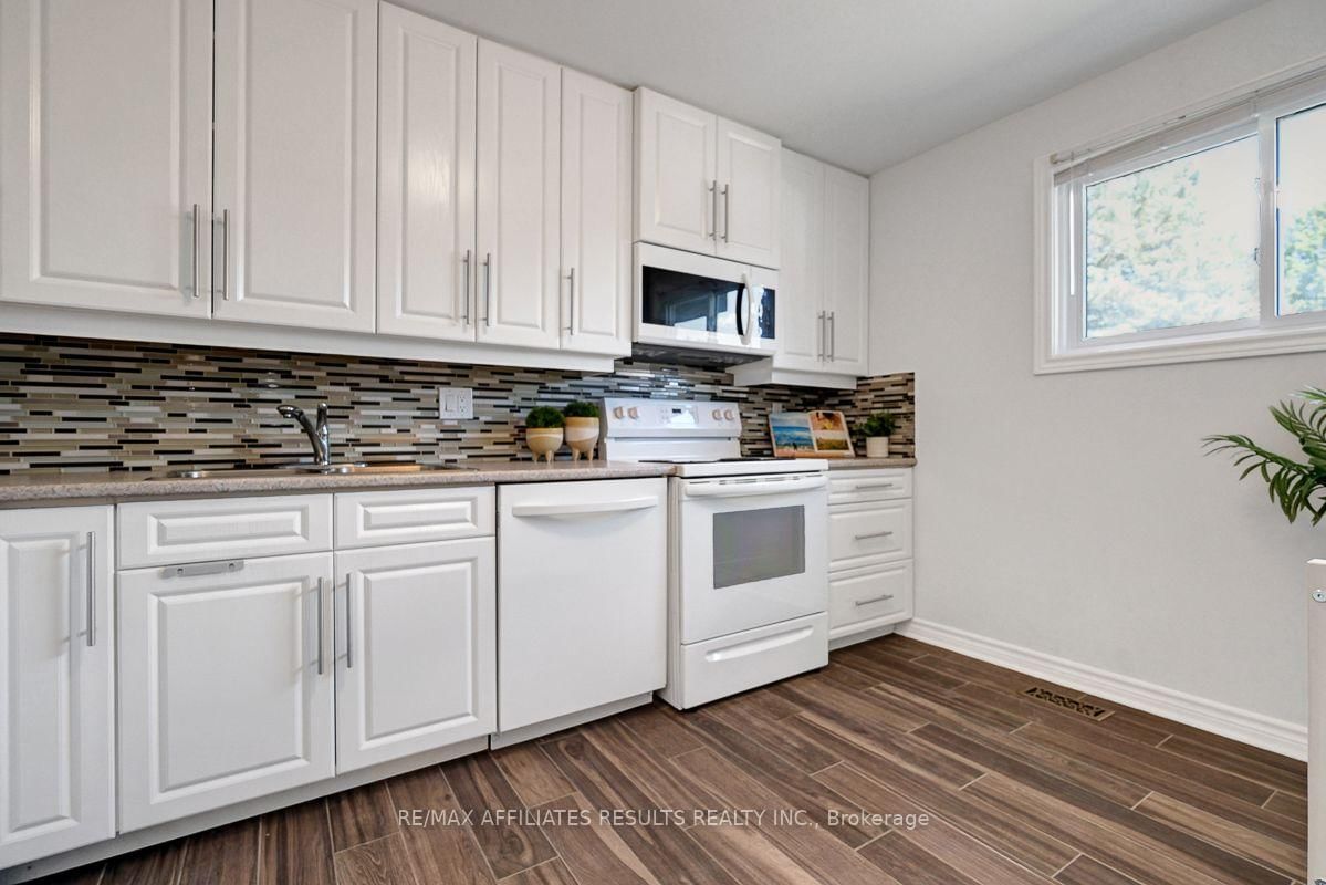 73 McClintock Way • #94 • Kanata, ON photo 15