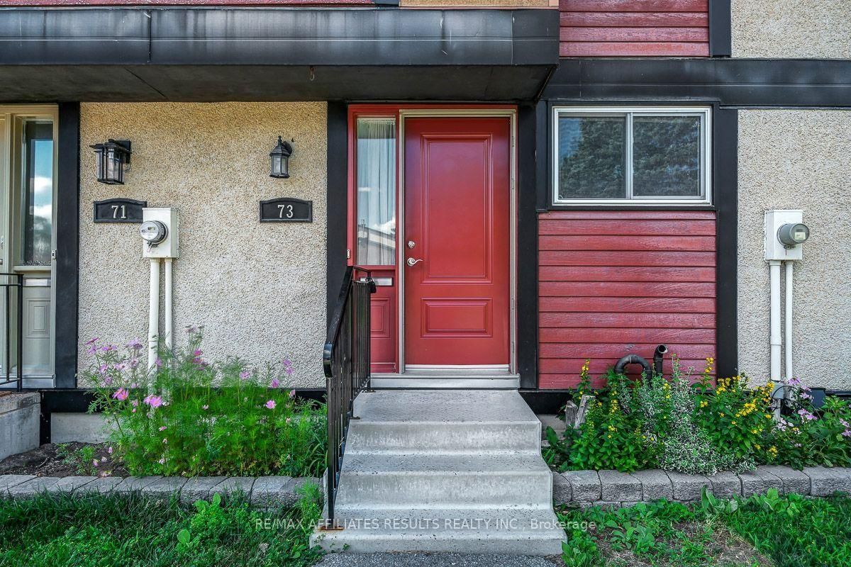 73 McClintock Way • #94 • Kanata, ON photo 2