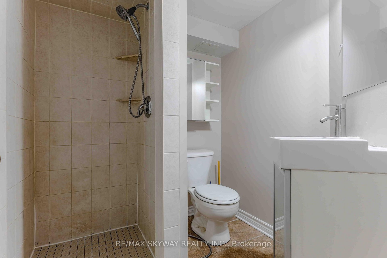 724 BRANT Street • London East, ON photo 34