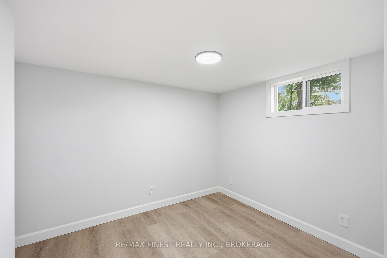 687 Willis Street • Kingston, ON photo 38