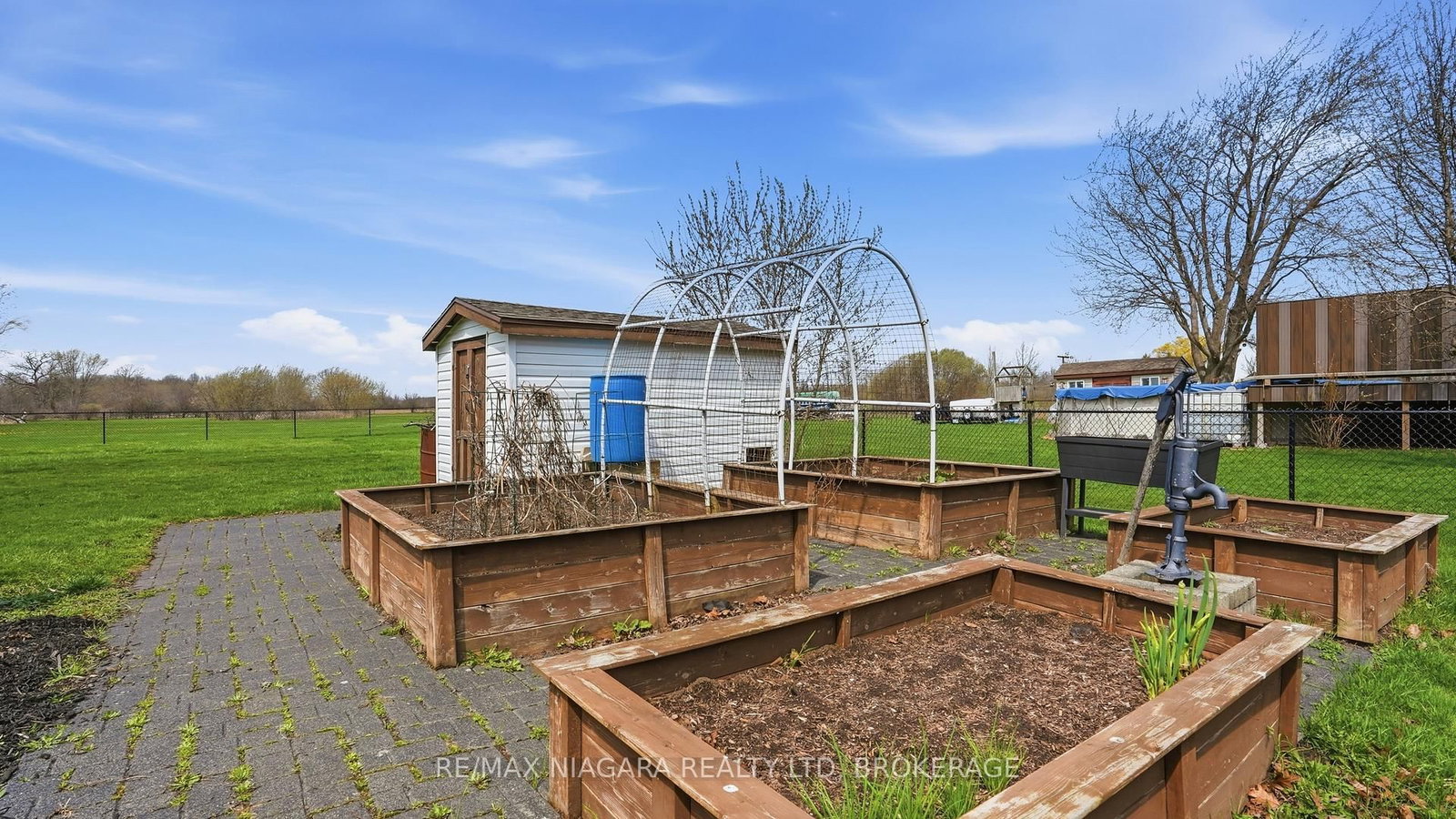 106 Colborne Street • Welland, ON photo 33