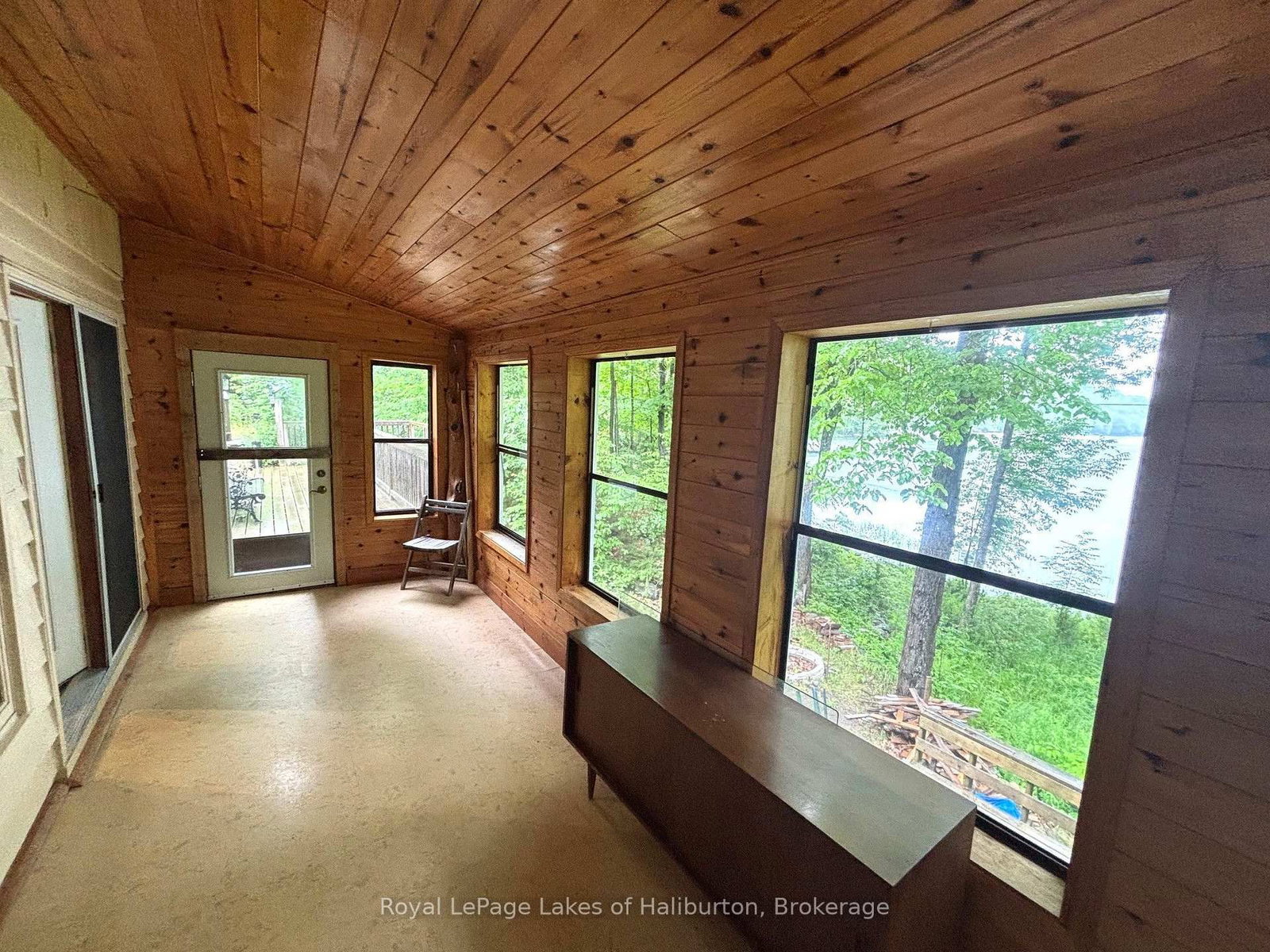 3040 Haliburton Lake Road • Dysart et al, ON photo 18