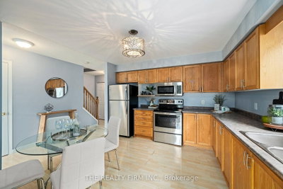 567 Fieldgate Circle • London East, ON photo 2