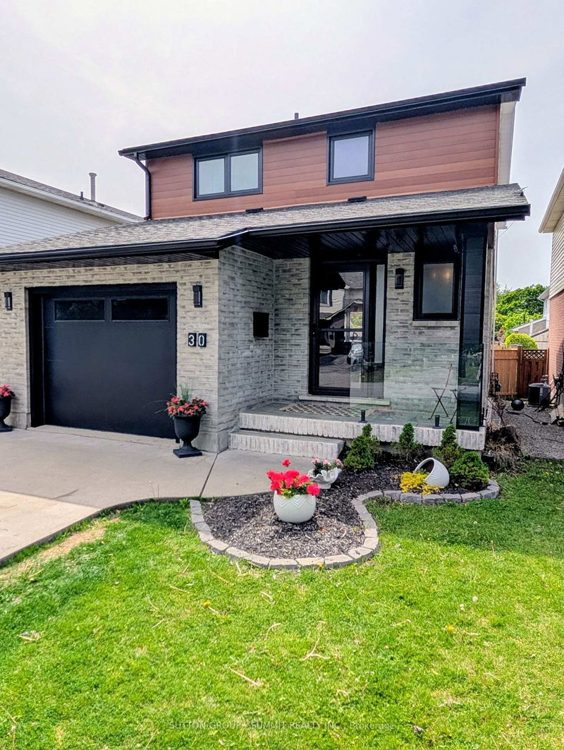 30 BUCHANAN Crescent