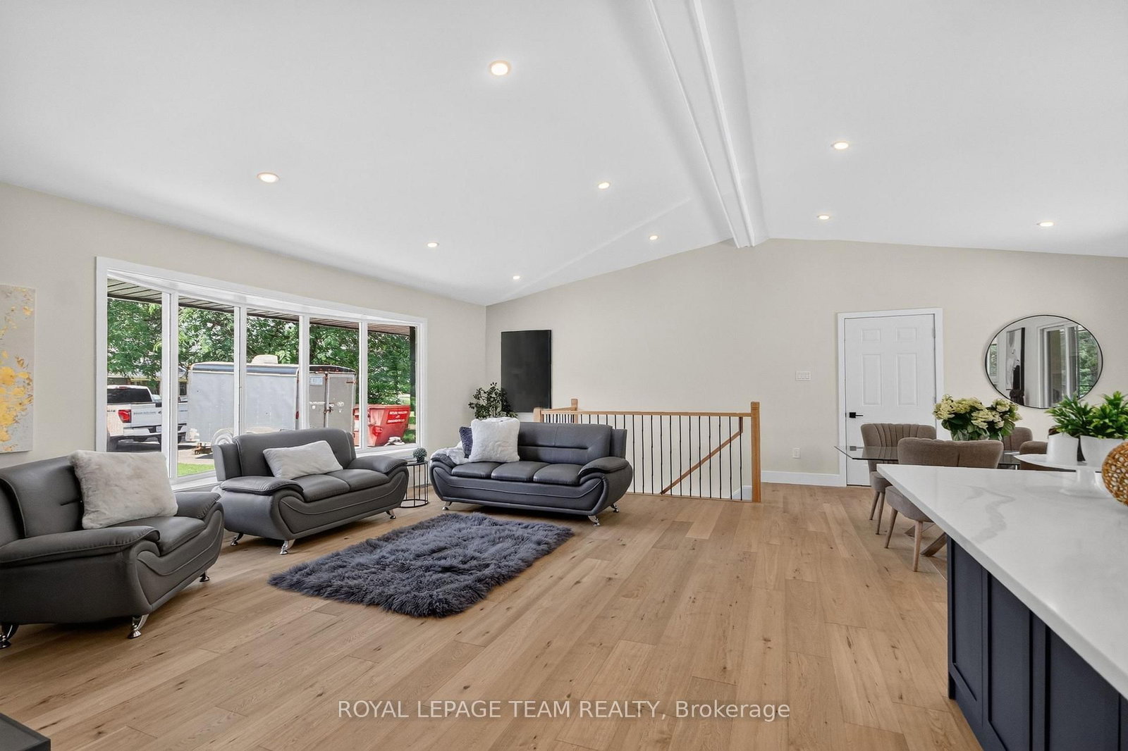 6499 Bunker Road • Manotick, ON photo 8