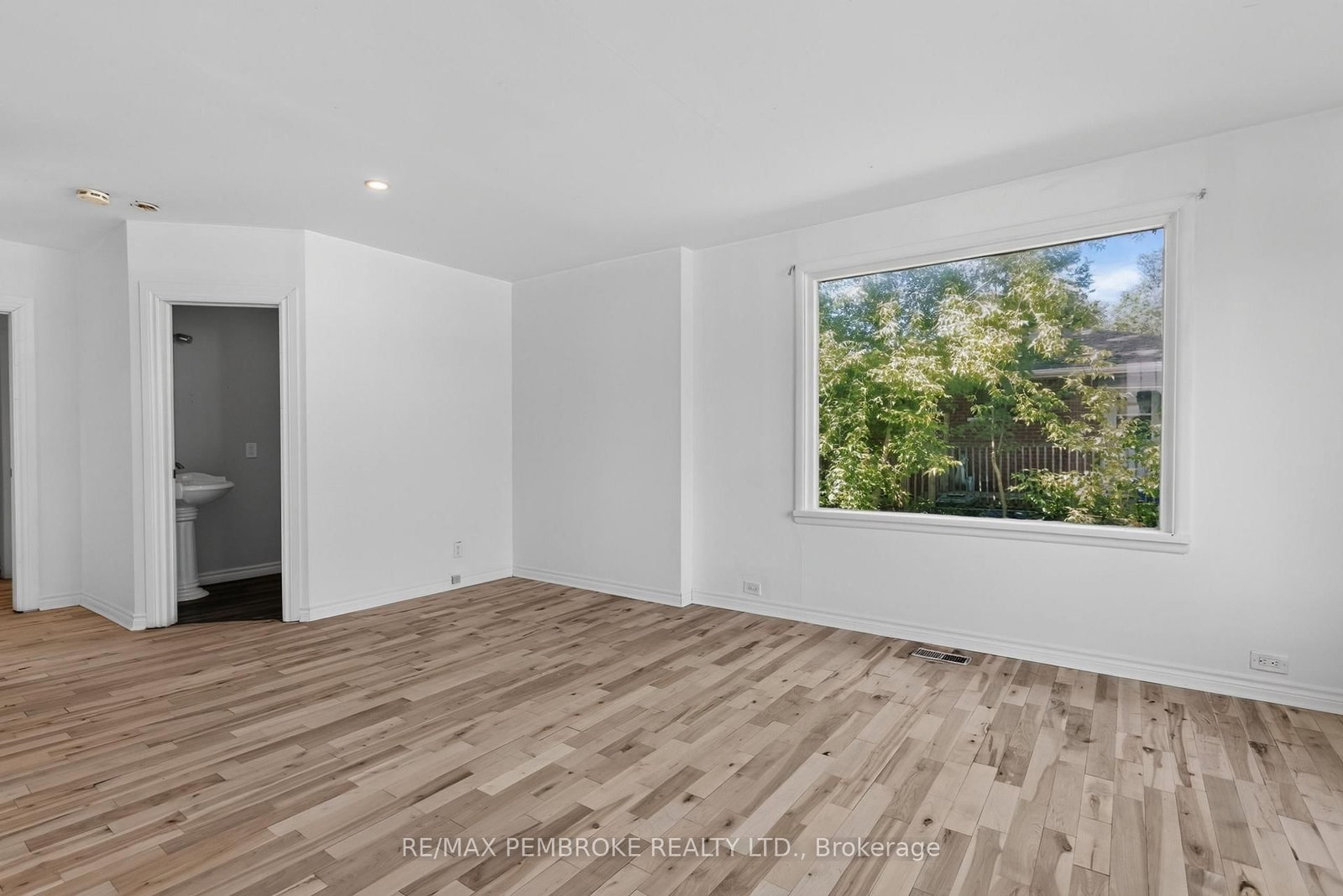 370 Carmody Street • Pembroke, ON photo 11