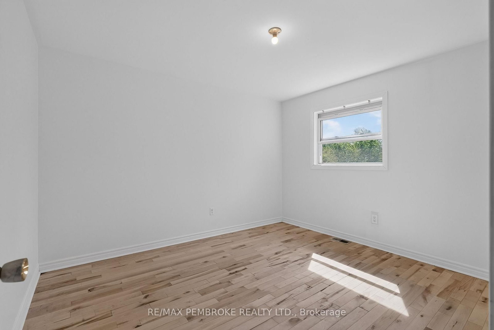370 Carmody Street • Pembroke, ON photo 37
