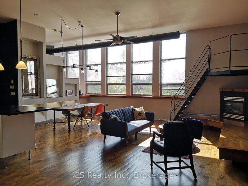 home for lease on 23-357 Hunter Street W