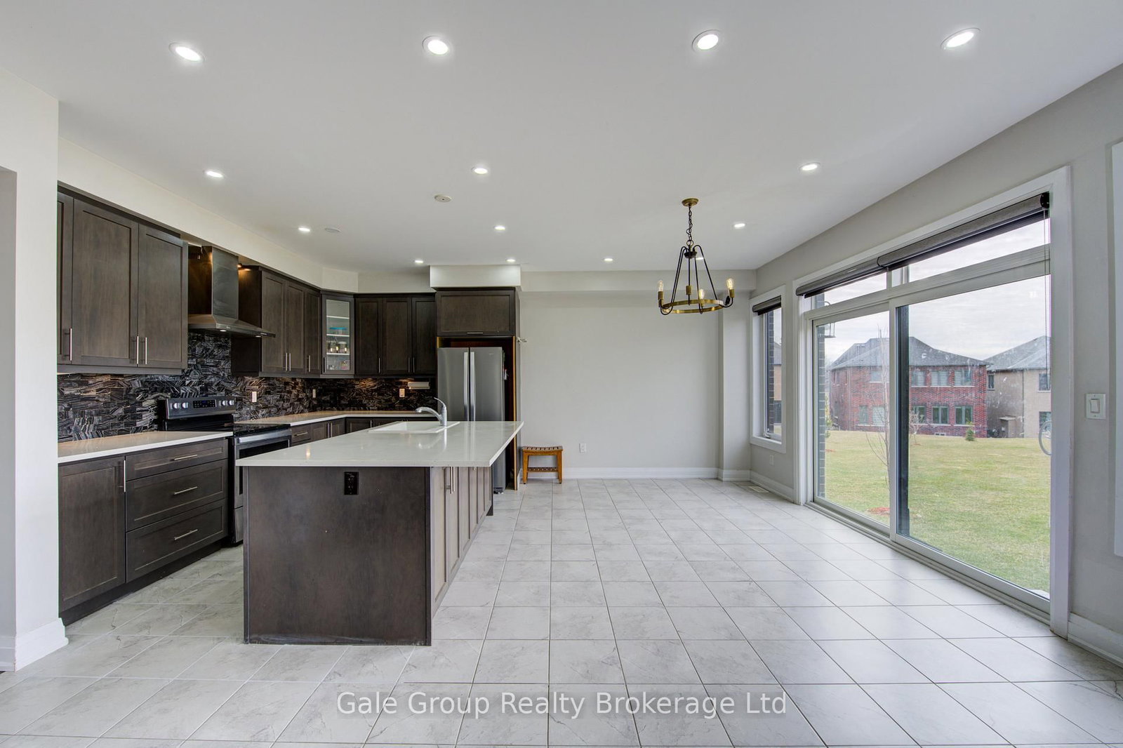 125 Prince Charles Crescent • Woodstock, ON photo 11