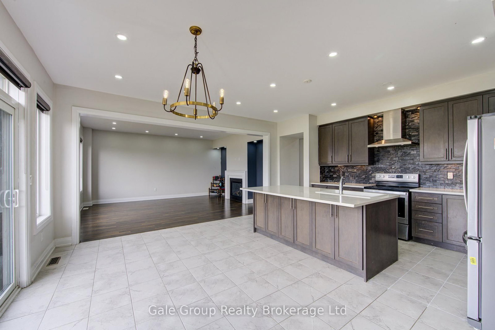 125 Prince Charles Crescent • Woodstock, ON photo 13